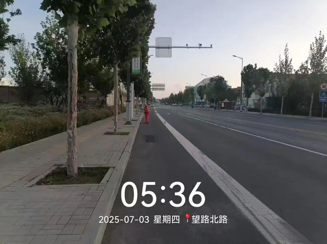 致敬城市美容师——鸿灌陵川环卫工作者 的日常(图7)