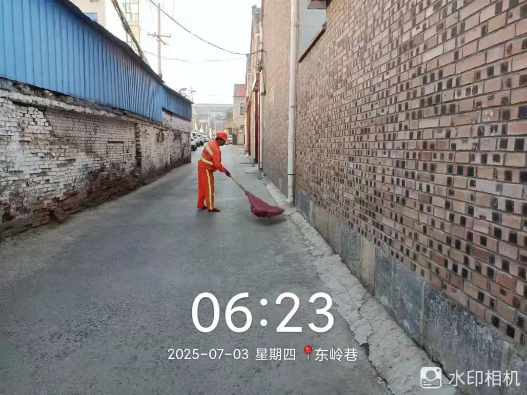 致敬城市美容师——鸿灌陵川环卫工作者 的日常(图11)