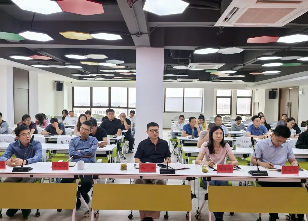 锚定目标 聚力攻坚丨鸿灌环境召开2025年 一季度工作会议(图11)