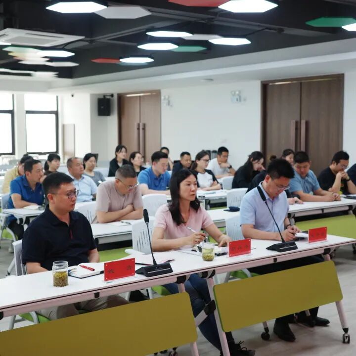 锚定目标 聚力攻坚丨鸿灌环境召开2025年 一季度工作会议(图25)