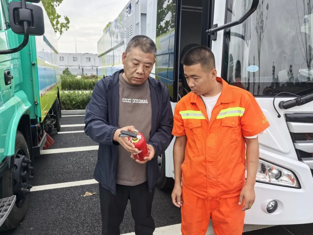 双节前夕深度开展隐患排查，为城市环境安全筑牢根基(图11)