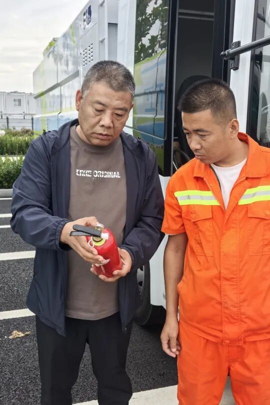 紧急时刻勇担当，平凡岗位绽风采(图9)