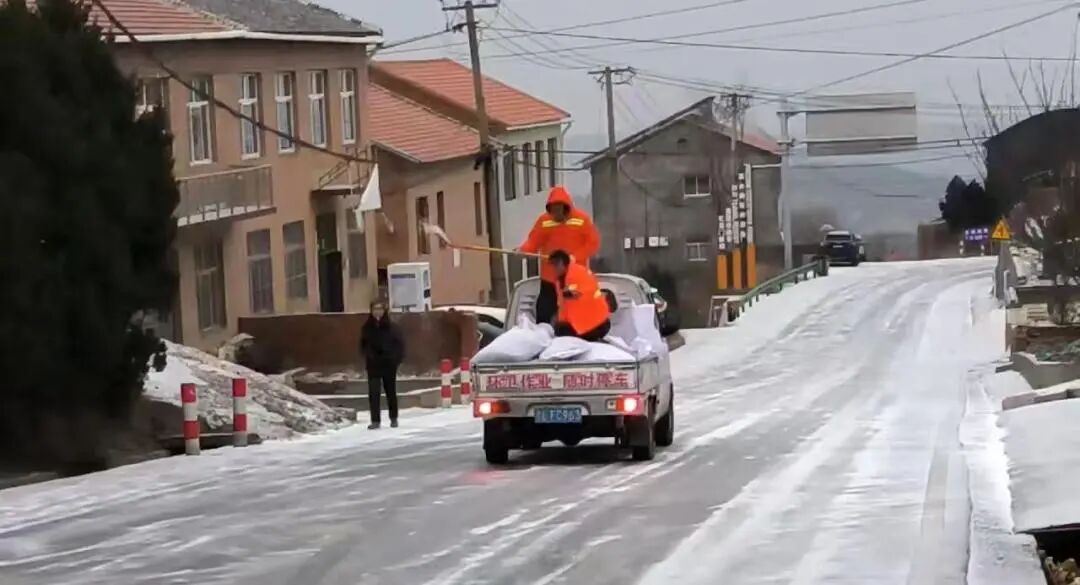 风雪同心：山西陵川鸿灌除雪进行时(图6)