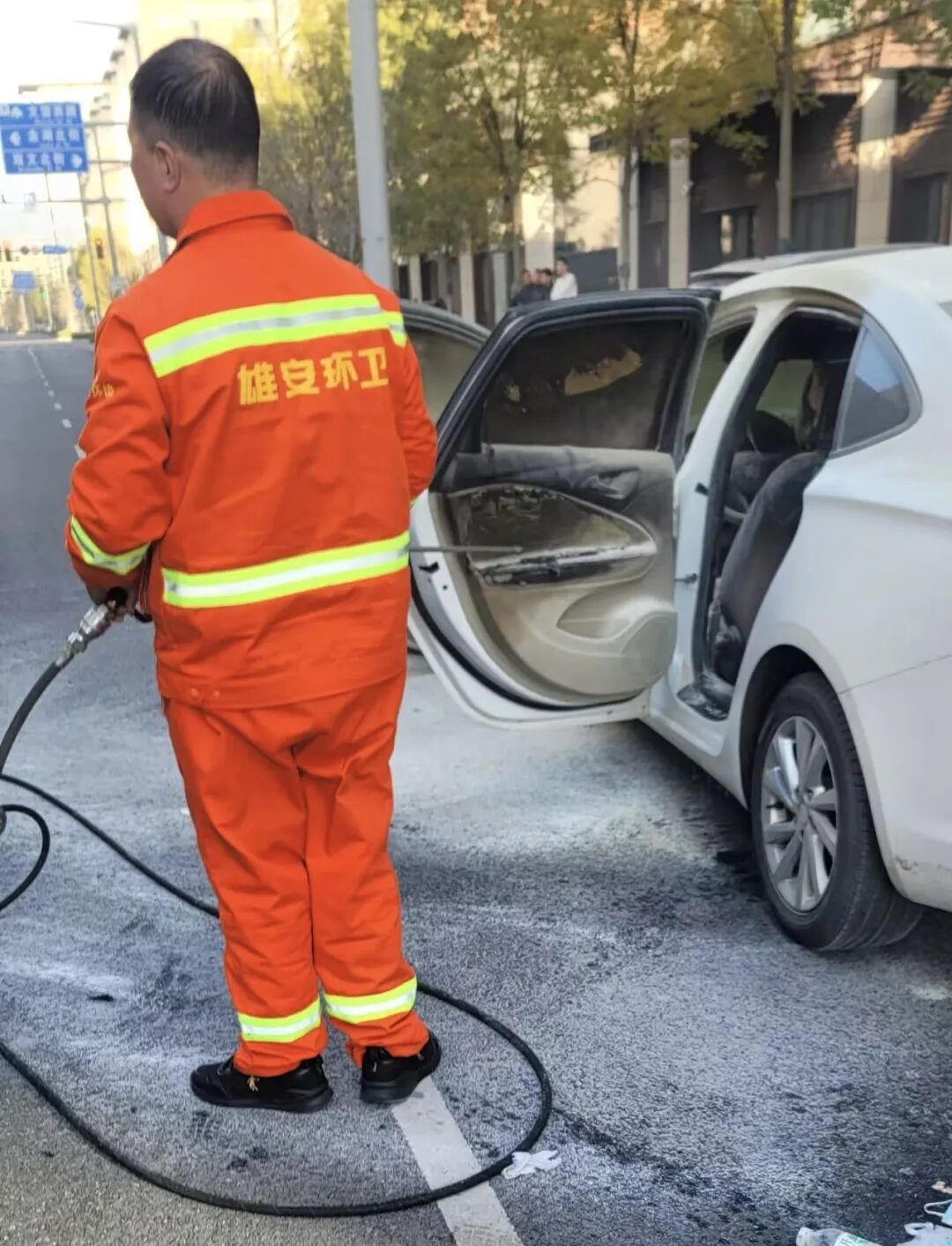 紧急时刻勇担当，平凡岗位绽风采(图4)