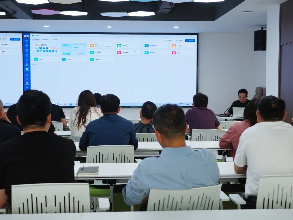 锚定目标 聚力攻坚丨鸿灌环境召开2025年 一季度工作会议(图24)