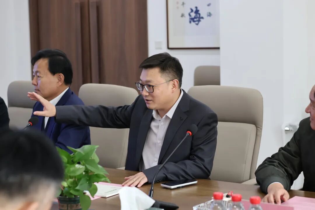 锚定新质生产力！长春市绿园区区委书记刘绍峰一行莅临鸿灌考察交流(图8)