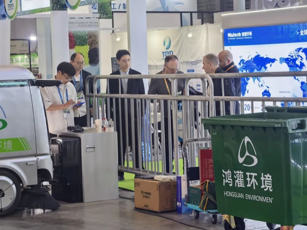 鸿灌环境携L4级无人清扫车“鸿觅G150”重磅亮相第27届上海环博会(图19)