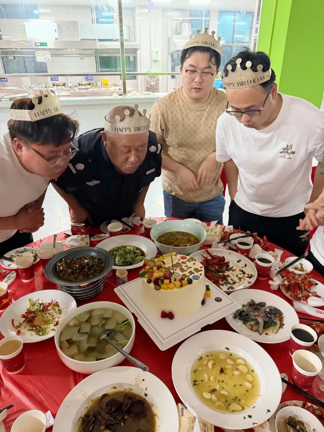 暖心聚力，温情相伴｜鸿心党支部、工会联合举办员工生日会(图7)