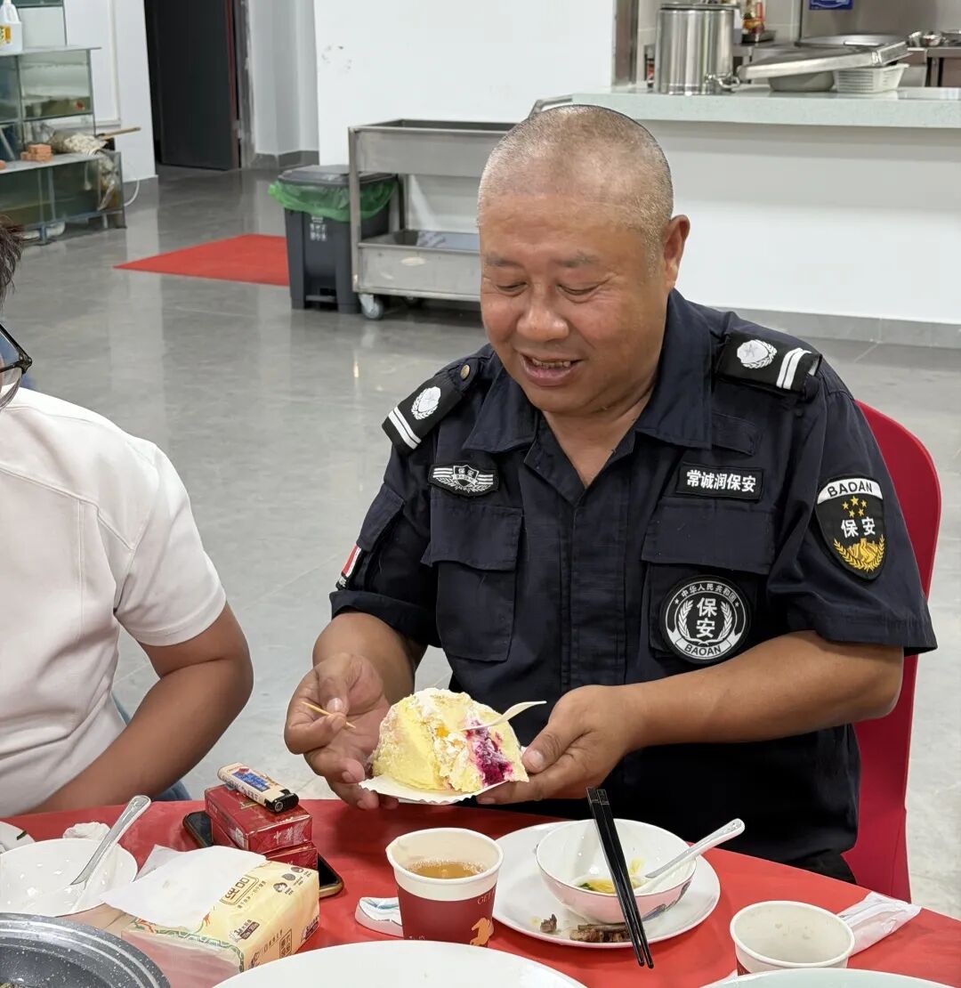 暖心聚力，温情相伴｜鸿心党支部、工会联合举办员工生日会(图15)