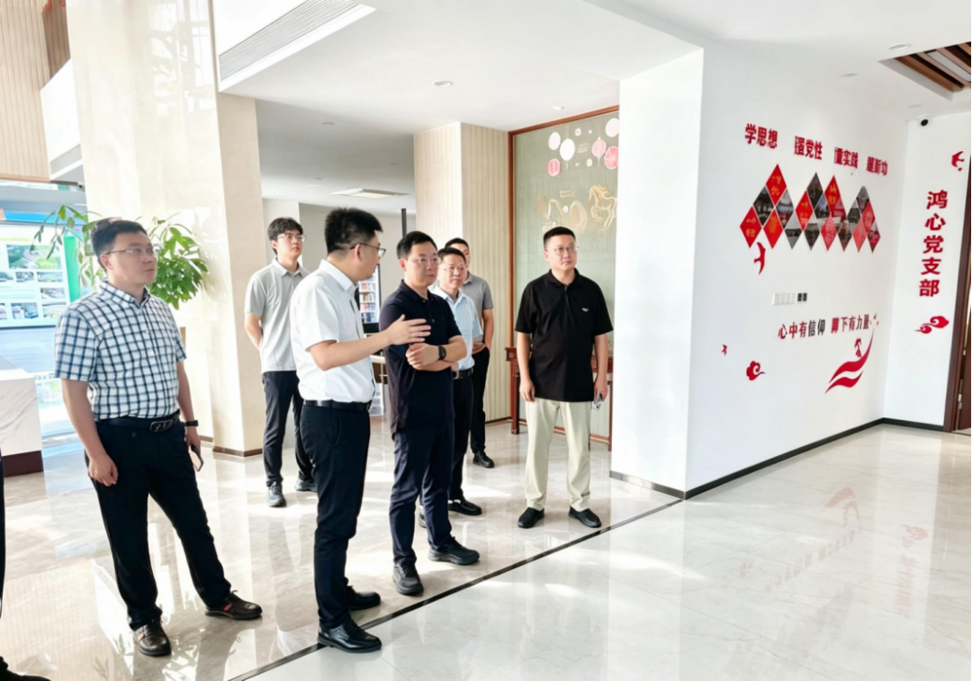 深耕自主科创,携手共赢未来——宝应县委常委、统战部部长邹恺带队走访鸿灌环境共商智造发展蓝图(图5)